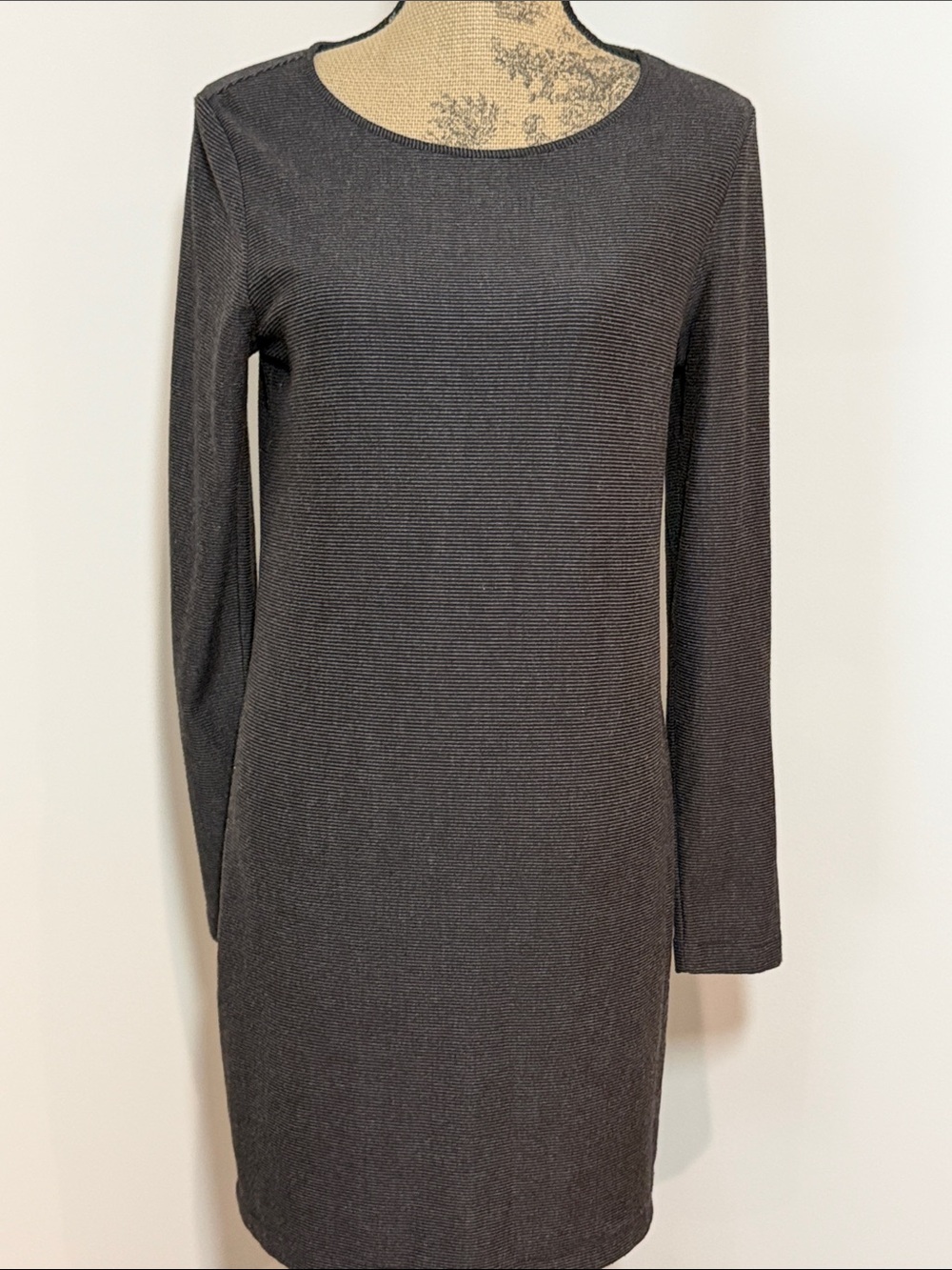 Pinstripe black/gray Black Long-Sleeve tshirt Dress size small